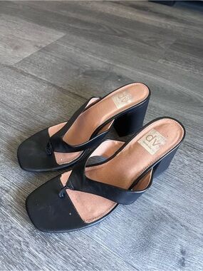 DOLCE VITA Black Block Heel Thong Sandals - Women's